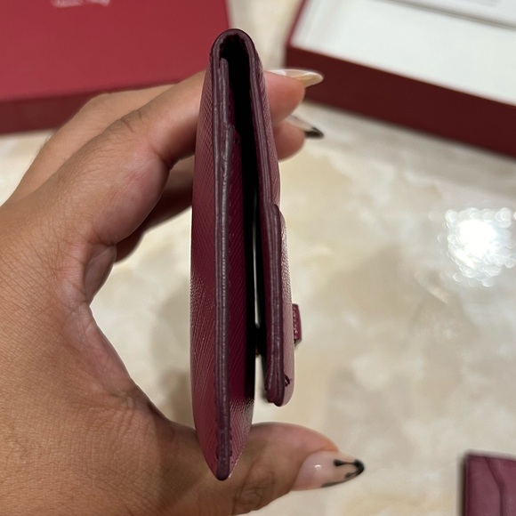 ✨2X HOST PICK ✨Salvatore Ferragamo Wallet & Card Holder - Picture 2 of 7